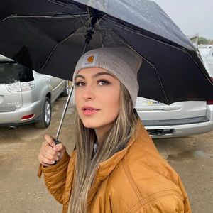 Meet your Posher, Chloe